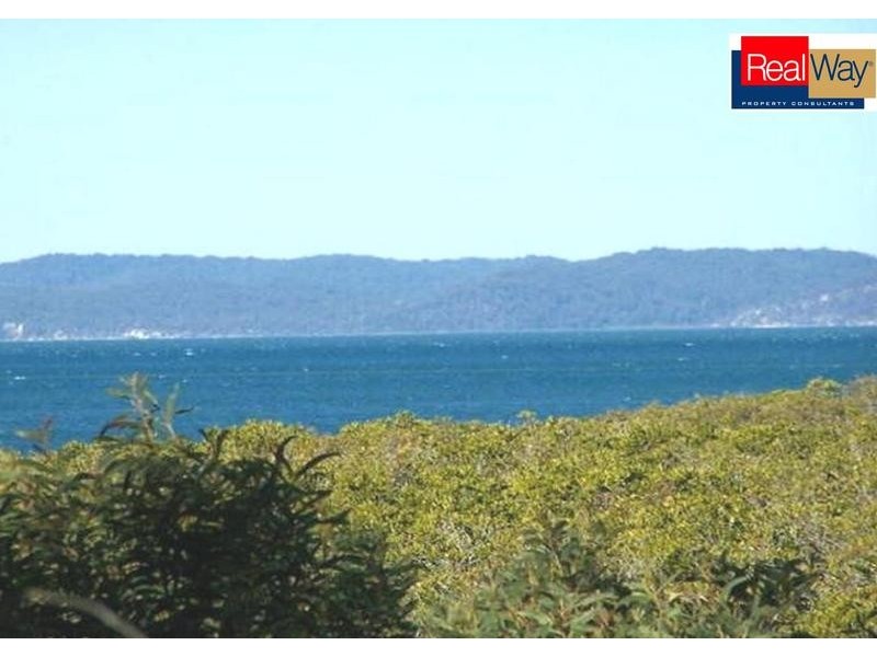 1 Shore Road East, Booral QLD 4655