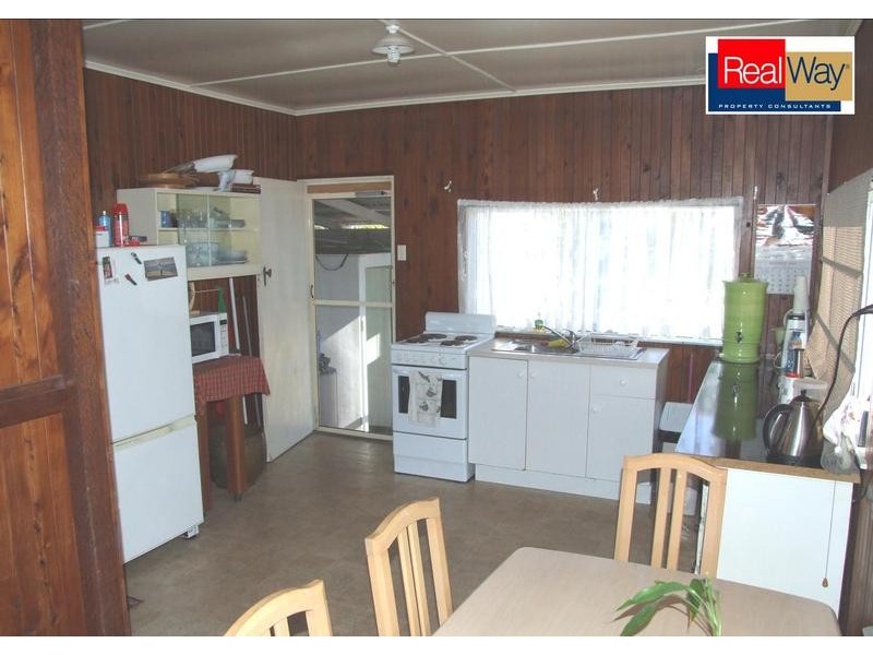 37 Ocean Street, Torquay QLD 4655