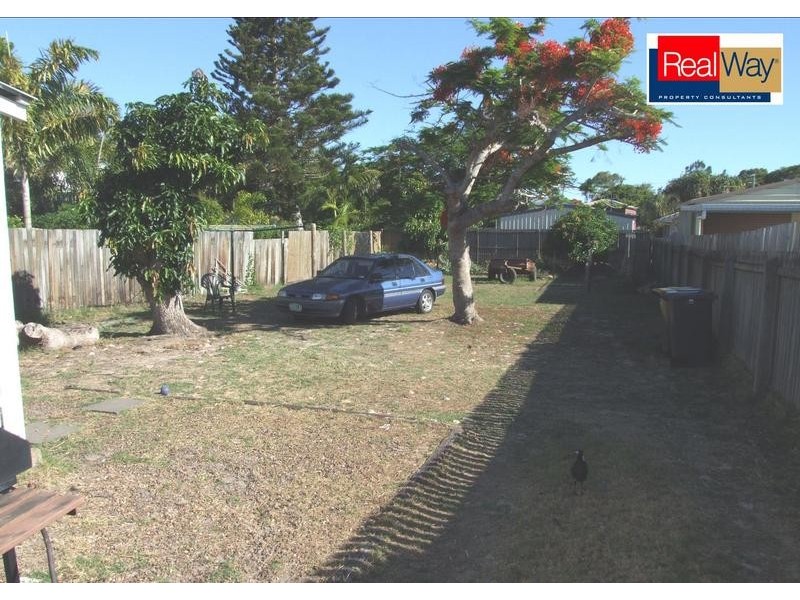 37 Ocean Street, Torquay QLD 4655