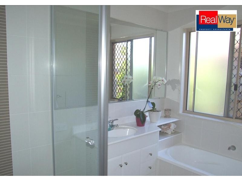 12 Rochester Court, Urraween QLD 4655