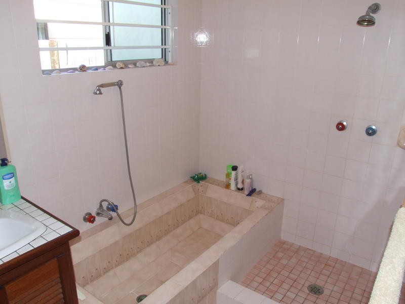 39 Drummond Street, Urangan QLD 4655