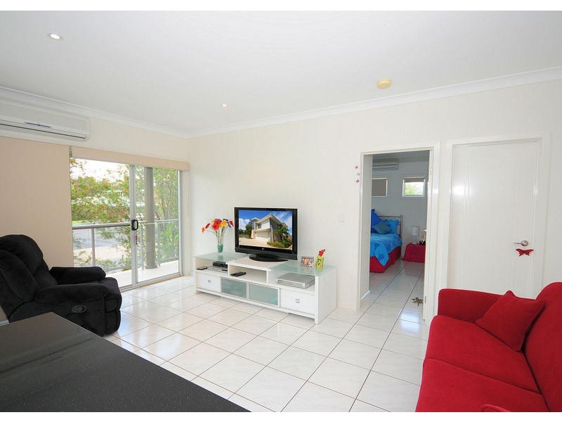 8/ 201 Torquay Tce, Torquay QLD 4655