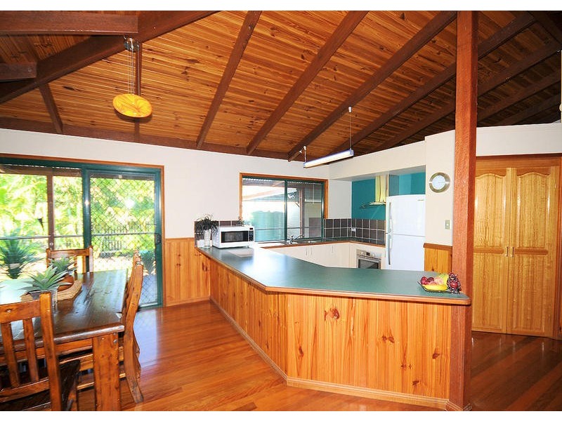 8 Mylne Court, Torquay QLD 4655