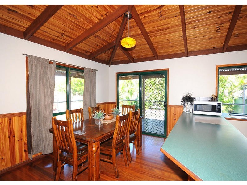 8 Mylne Court, Torquay QLD 4655