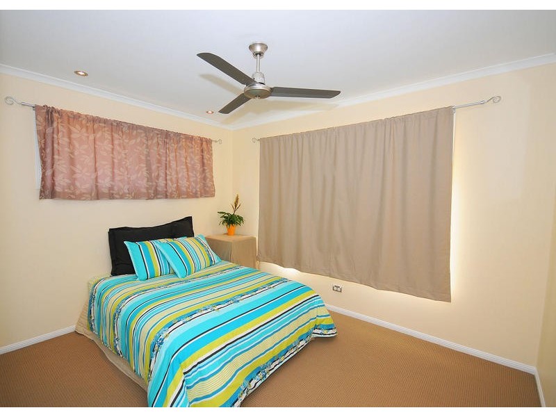 8 Mylne Court, Torquay QLD 4655