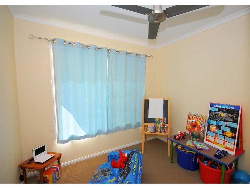 8 Mylne Court, Torquay QLD 4655