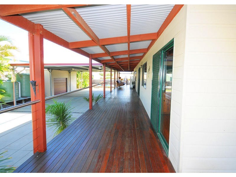 8 Mylne Court, Torquay QLD 4655