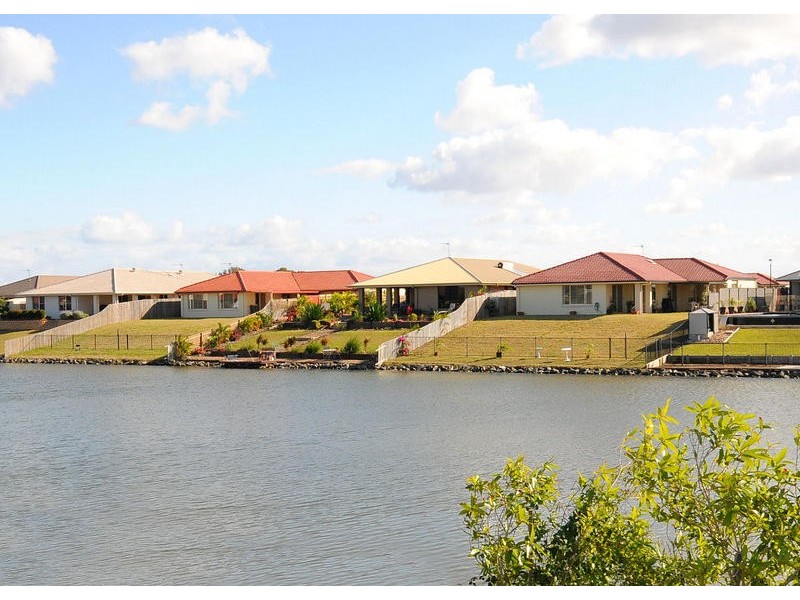32 Earl St Vincent Circuit, Eli Waters QLD 4655