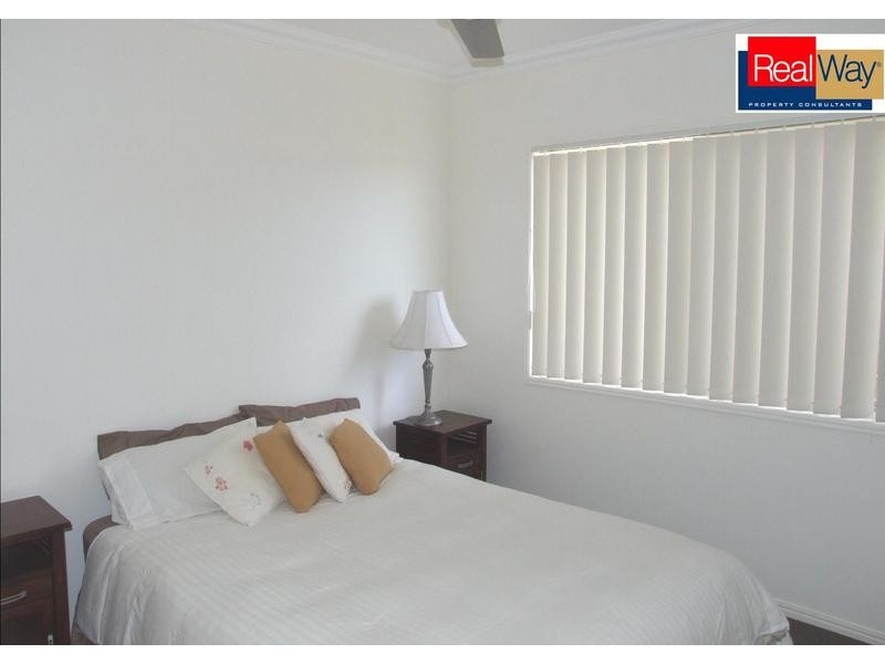 32 Earl St Vincent Circuit, Eli Waters QLD 4655