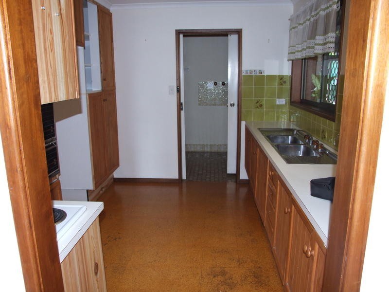 6 Wonga St, Scarness QLD 4655