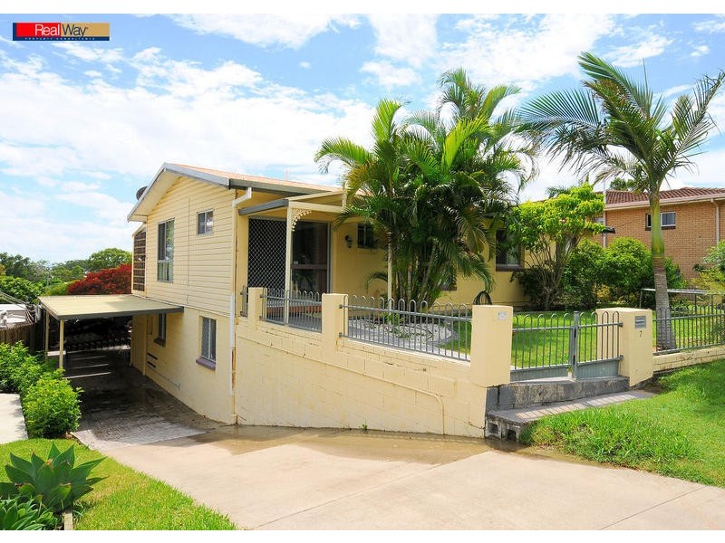 7 Jacaranda St, Torquay QLD 4655