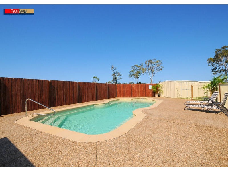 16 Kingston Ct, Point Vernon QLD 4655