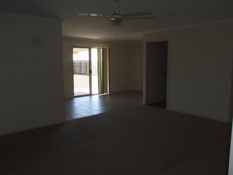 9 Kensi Ct, Point Vernon QLD 4655