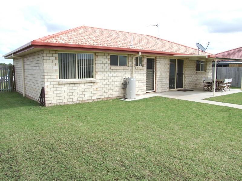 81 Martin St, Point Vernon QLD 4655