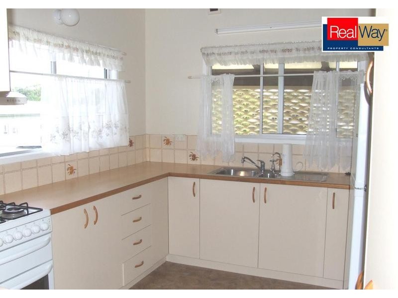 57 Hibiscus St, Urangan QLD 4655