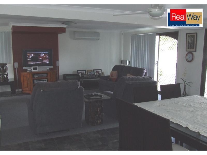 57 Hibiscus St, Urangan QLD 4655