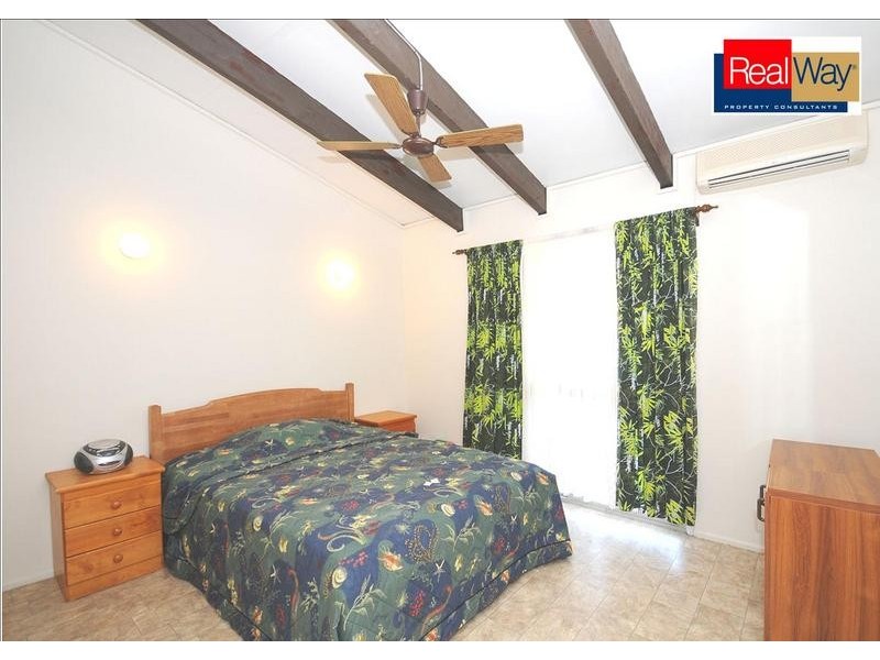 57 Hibiscus St, Urangan QLD 4655