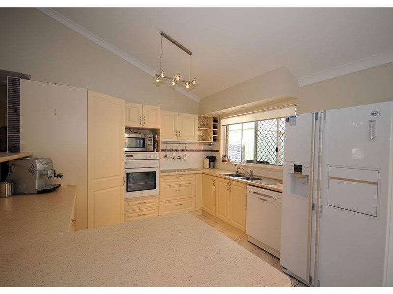28 Fairway Drive, Urraween QLD 4655