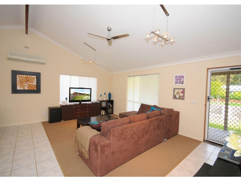 28 Fairway Drive, Urraween QLD 4655
