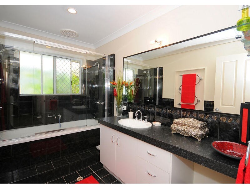 28 Fairway Drive, Urraween QLD 4655