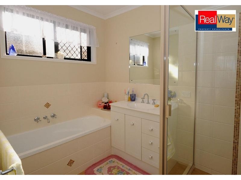 14 Kensi Crt, Point Vernon QLD 4655