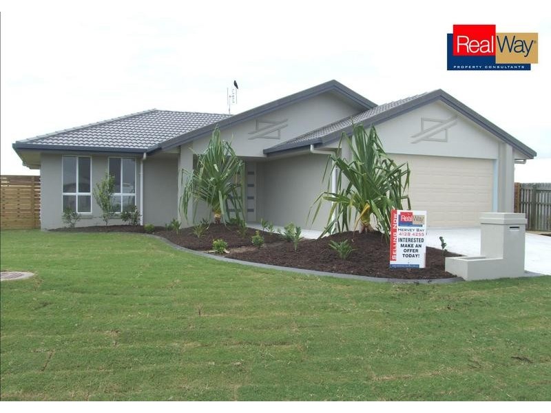 11 Bounty Cct, Eli Waters QLD 4655