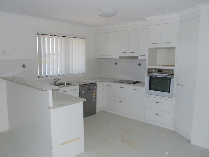 11 Bounty Cct, Eli Waters QLD 4655