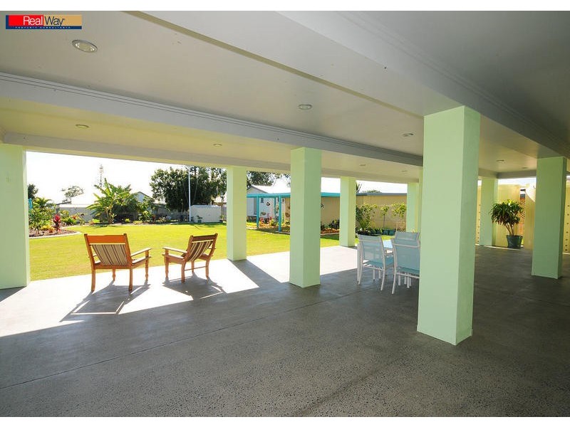 11 Aplin St, Point Vernon QLD 4655