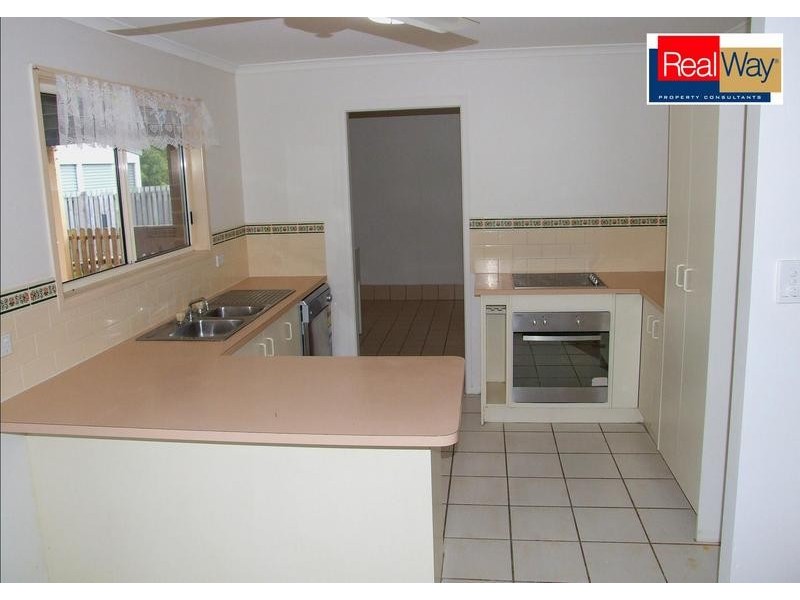 33 Brolga Crt, Eli Waters QLD 4655