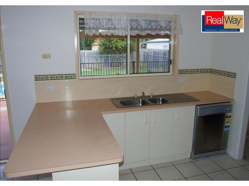 33 Brolga Crt, Eli Waters QLD 4655