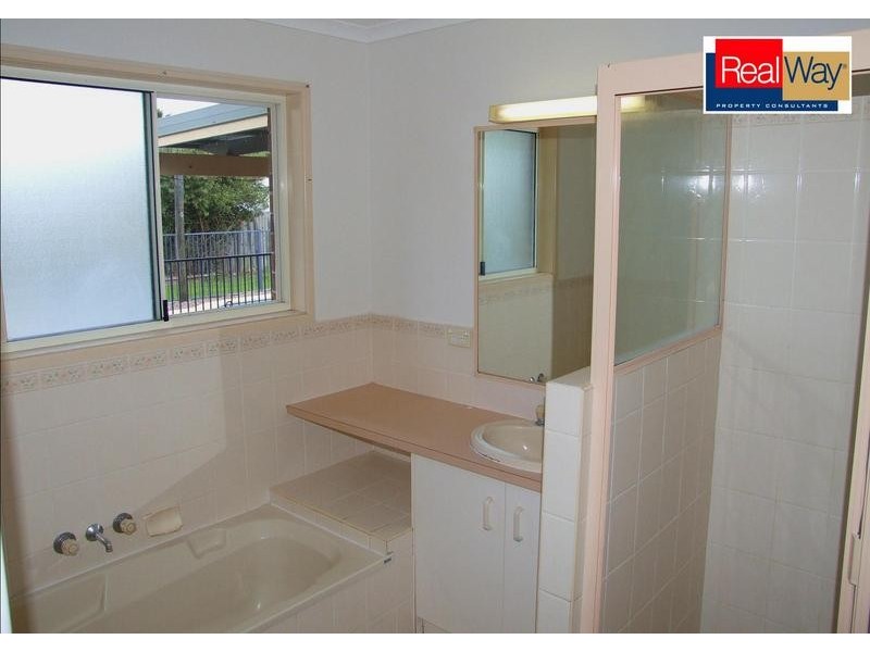 33 Brolga Crt, Eli Waters QLD 4655