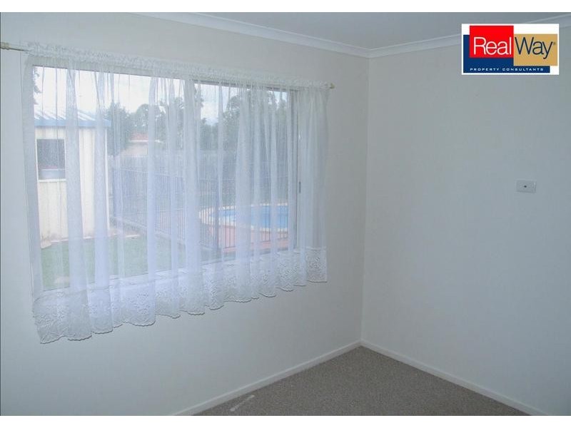 33 Brolga Crt, Eli Waters QLD 4655