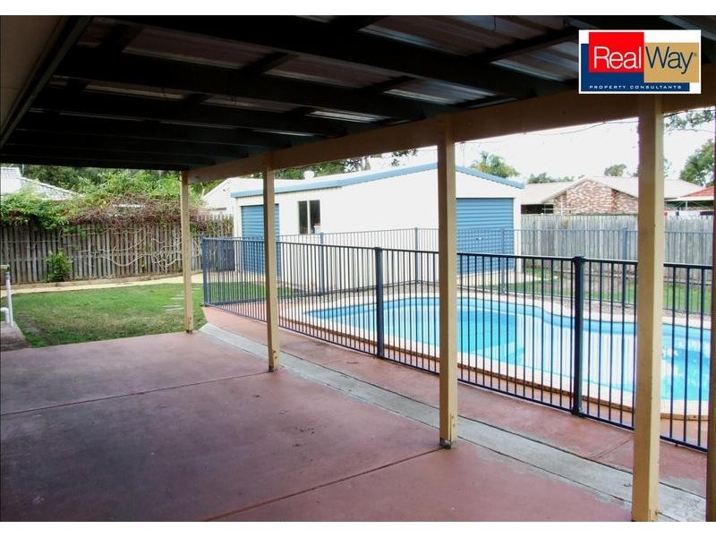 33 Brolga Crt, Eli Waters QLD 4655