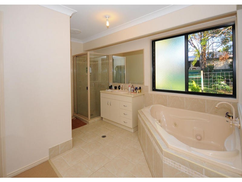 36 Beacon Road, Booral QLD 4655