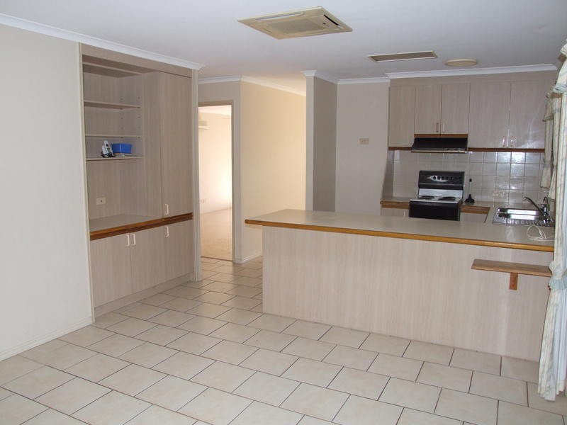 12 Elm Crt, Kawungan QLD 4655