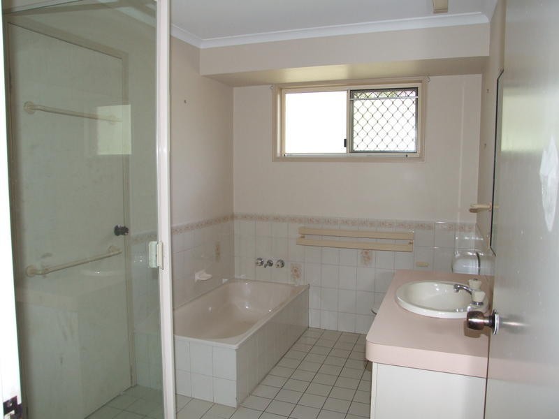12 Elm Crt, Kawungan QLD 4655