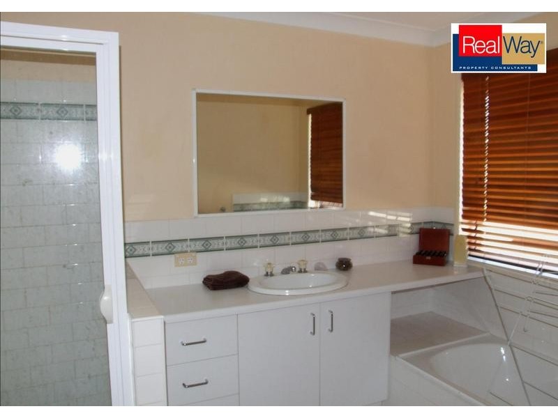 10 Mackay Dr, Kawungan QLD 4655