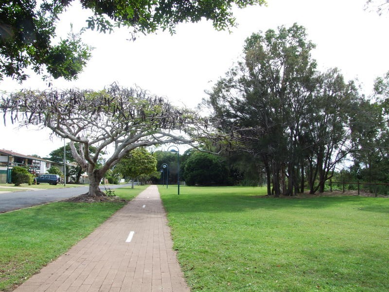 3&4/ 80 Hibiscus St, Urangan QLD 4655