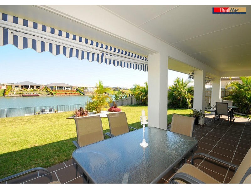 52 Earl St Vincent Cct, Eli Waters QLD 4655