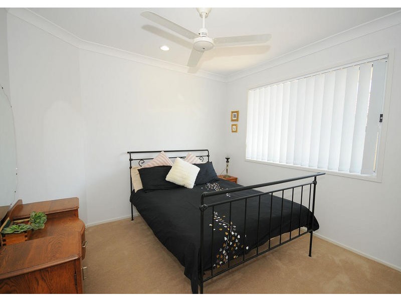 52 Earl St Vincent Cct, Eli Waters QLD 4655