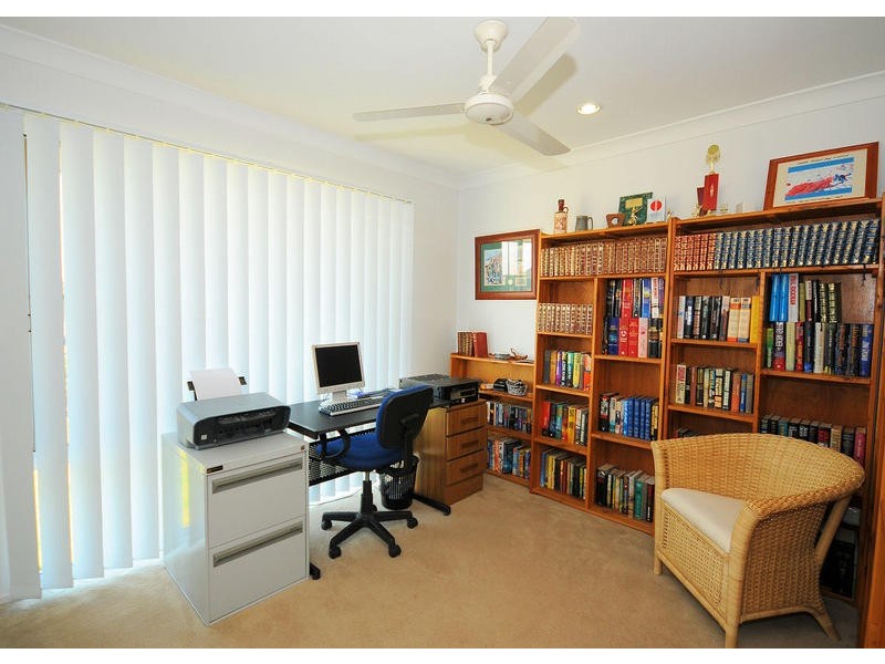 52 Earl St Vincent Cct, Eli Waters QLD 4655