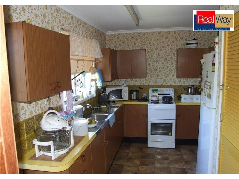 1 Kenny Way, Point Vernon QLD 4655