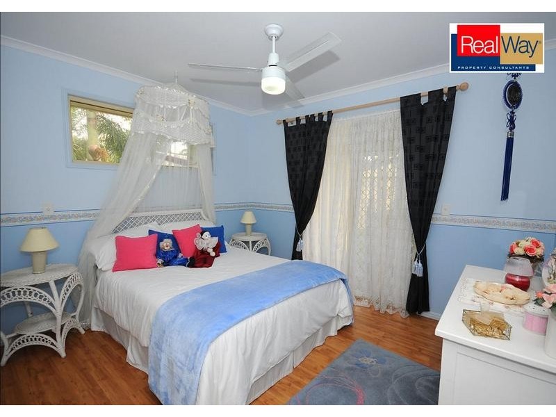 17 Andersen Ave, Urraween QLD 4655