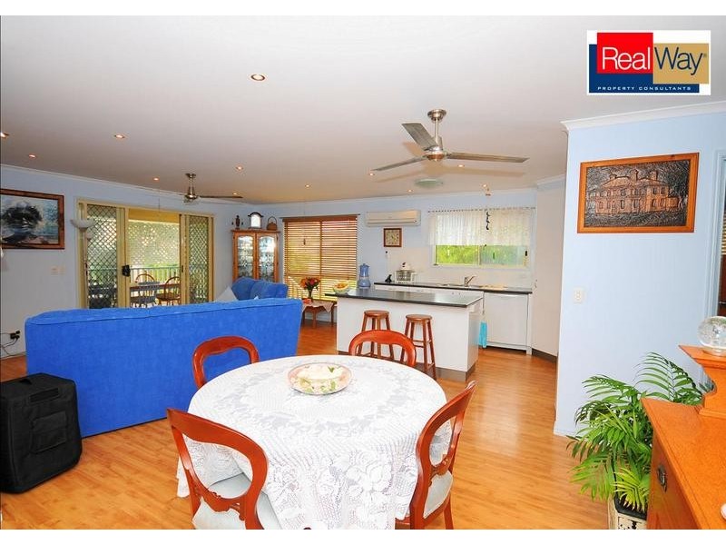 17 Andersen Ave, Urraween QLD 4655