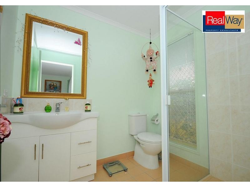 17 Andersen Ave, Urraween QLD 4655