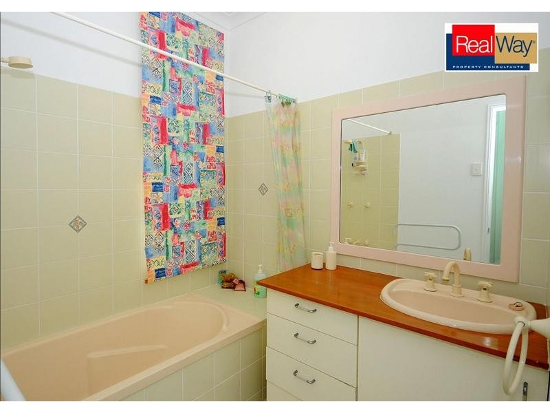 17 Andersen Ave, Urraween QLD 4655