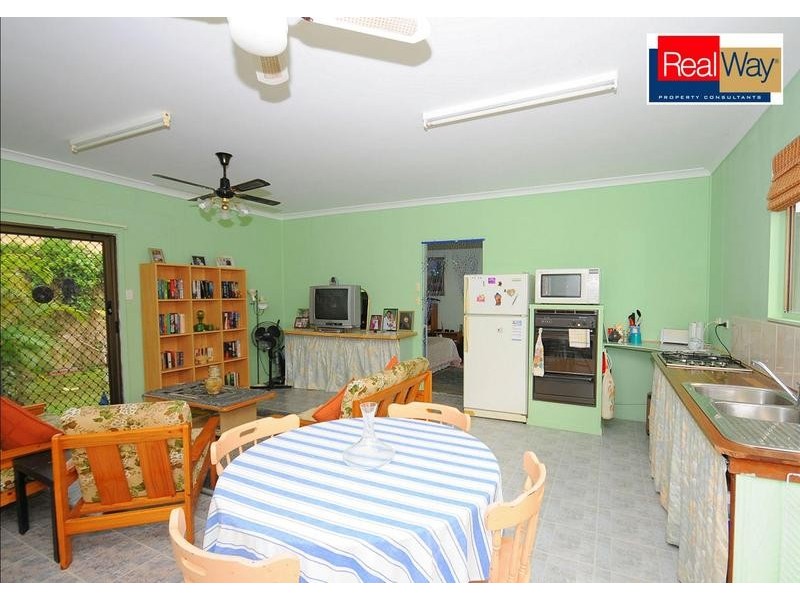 17 Andersen Ave, Urraween QLD 4655