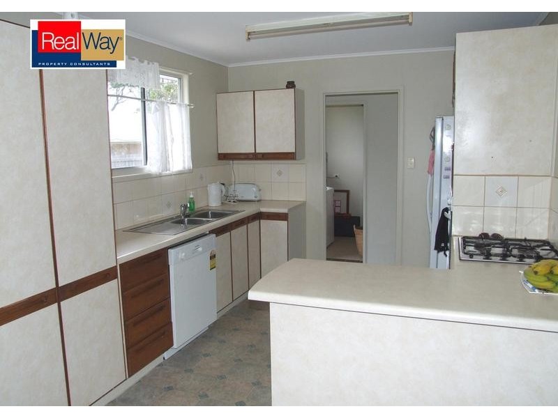 4 Pineapple St, Torquay QLD 4655