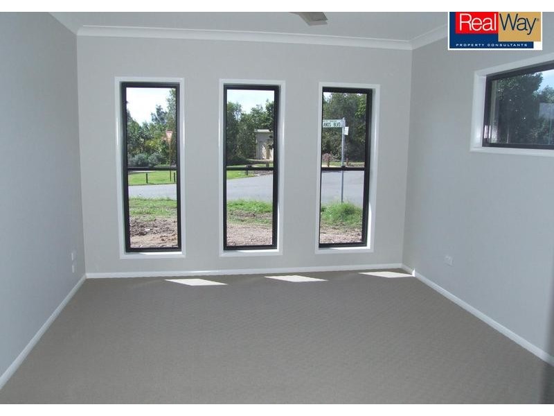 11 Parklands Blvd, Wondunna QLD 4655