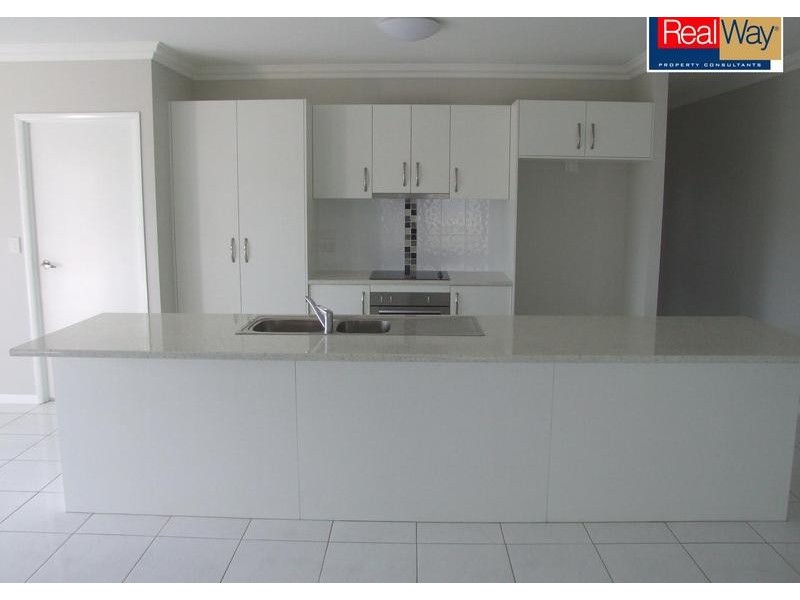 11 Parklands Blvd, Wondunna QLD 4655